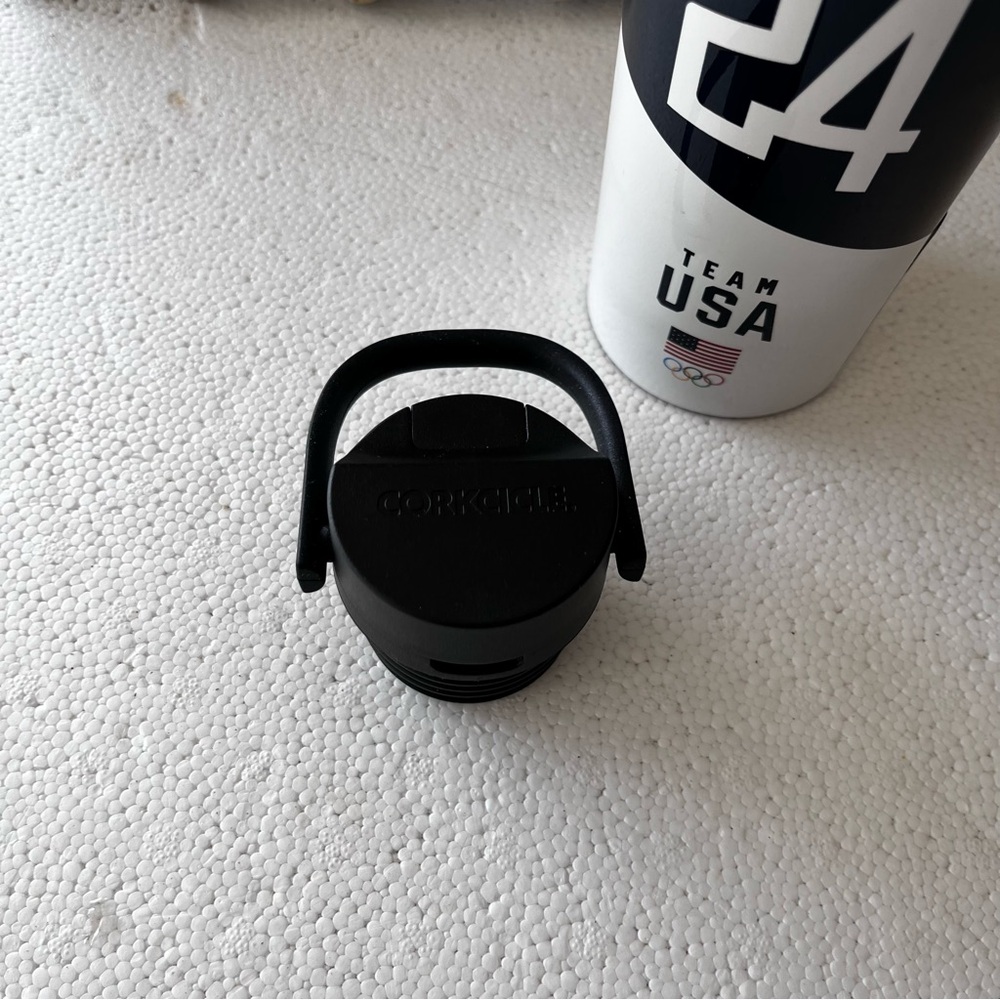 Corkcicle team USA 20 oz sport canteen.    NWT - Picture 6 of 7